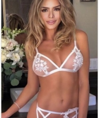 Мечтаешь о незабываемом опыте? Я именно та, кто превратит твои фантазии в реальность. Горячая, страстная и ненасытная - приходи, не пожалеешь! 14986, 22 года